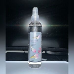 NEW Bath & Body Works Pleasures Sheer Freesia Body Splash 8 Oz Vintage Rare